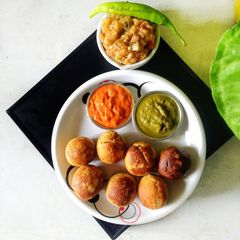A picture of Litti chokha.