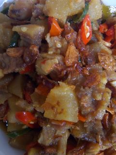 Foto resep Oseng Oseng Kikil Daging Mercon HuHaH