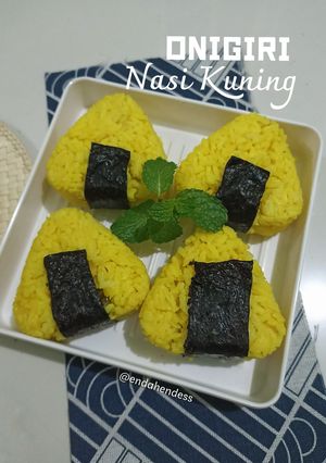 Foto resep Onigiri Nasi Kuning Isi Telur & Abon ✅