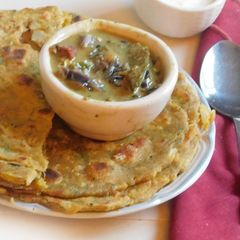 A picture of Punjabi classic roti --missi roti.