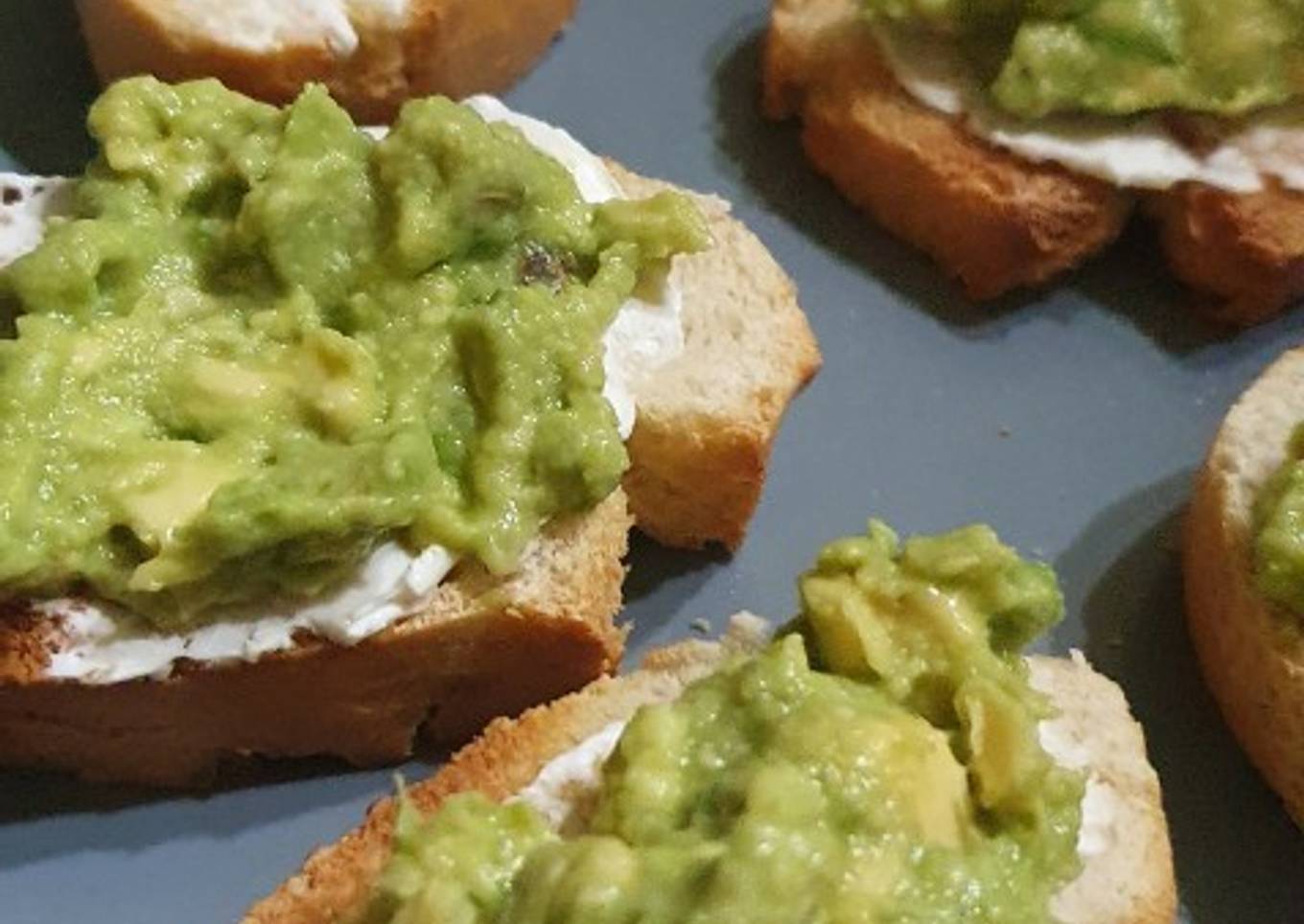 Tostas de aguacate con Philadelphia