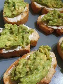 Una foto de Tostas de aguacate con Philadelphia
