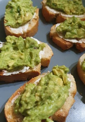 Una foto de Tostas de aguacate con Philadelphia