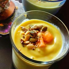 A picture of Muskmelon avocado smoothie.