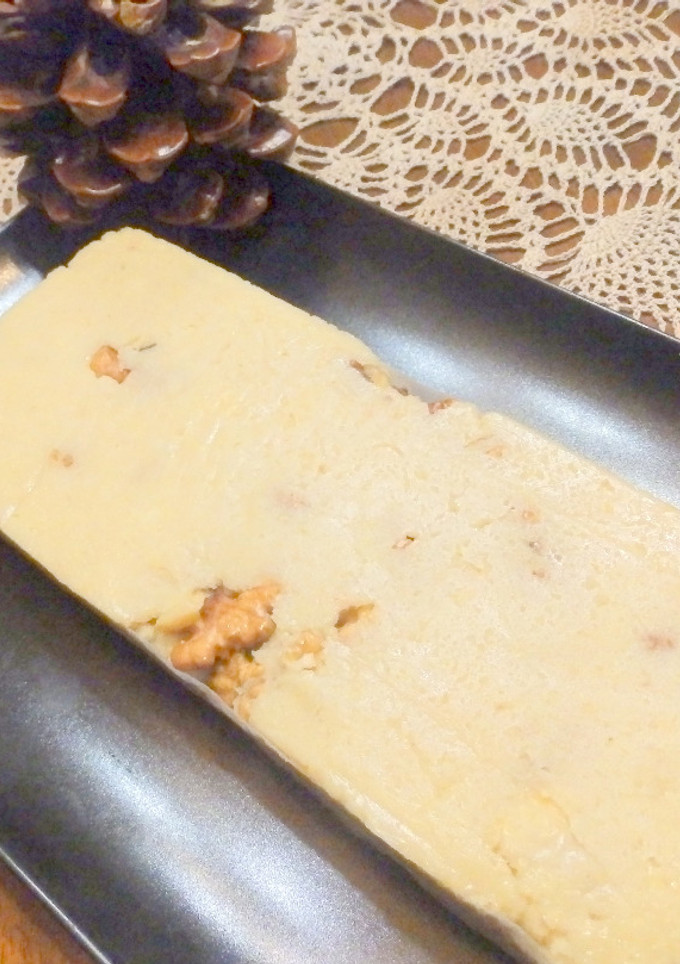 Una foto de Turrón de nata-nueces
