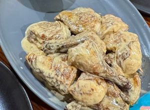 Foto de Frango assado com molho cremoso de limão