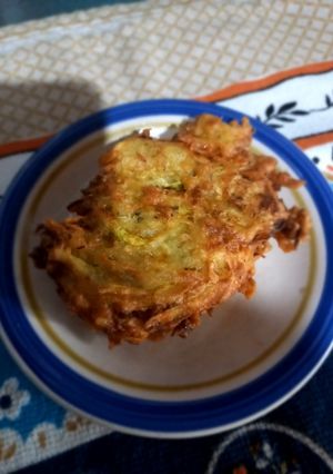 Una foto de Tortitas de papas y zucchini