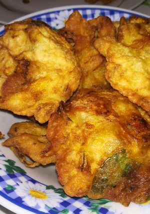 A picture of Sciuri sciurilli - Zucchini Blossom Fritters.