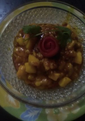 A picture of Amrood (guava) ki launzi.