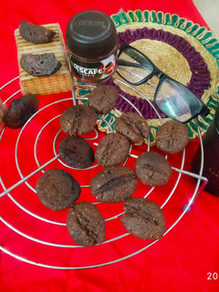हेल्दी कॉफी ओट्स कुकीज (healthy coffee oats cookies recipe in Hindi) रेसिपी मुख्य फोटो