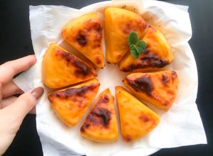 Hình của món Bánh sữa phô mai nướng cháy.