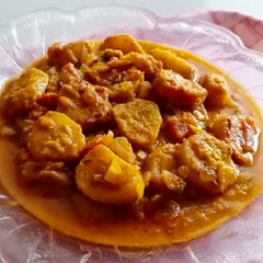 A picture of Kacche kele(Raw banana) ki sabzi.