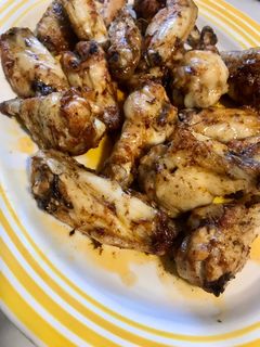 Una foto de Alitas de pollo en airfryer, maceradas para paladares infantiles