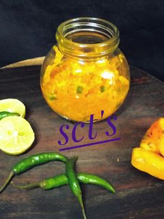 ओल्या हळदीचं लोणचं(लिंबाच्या रसातलं) (olya haldiche loncha recipe in marathi) रेसिपी चे मुख्य फोटो 