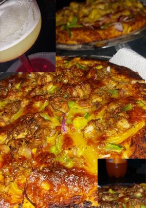 A picture of Hawaaain pizza.