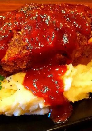 A picture of Mike's 1970's Meatloaf Dinner.