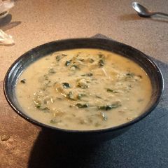 A picture of Spinach and lemon soup (with rice).