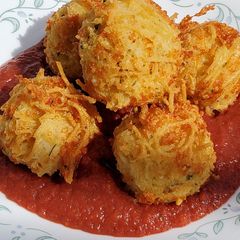 A picture of Spaghetti Balls and Meat sauce.