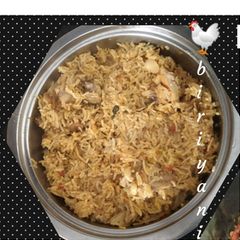 A picture of Chicken biryani.