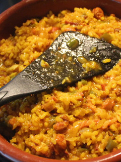 Una foto de Arroz con bacon y chistorra
