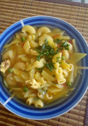 Una foto de Sopita de olluco con fideo
