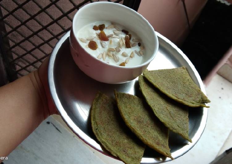 Step-by-Step Guide to Make Homemade Moong Dal Spinach Chilla