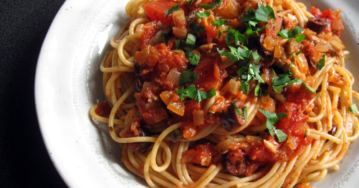 Spaghetti Puttanesca with Canned Mackerel Recipe by Hiroko Liston - Cookpad