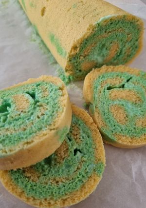 A picture of Keto swiss roll with pandan ice cream filling.