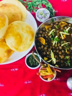 पंजाबी छोले-भटूरे रेसिपी मुख्य फोटो