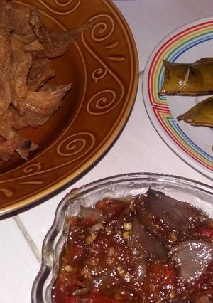 Foto resep Sambal terasi, ikan asin, pete ala anak kost