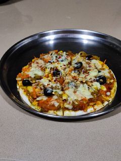 पिझ्झा (Pizza recipe in marathi) रेसिपी चे मुख्य फोटो