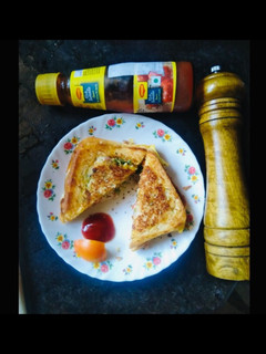 எக் சீஸ் ஸ்டபிங் பிரட்(egg cheese stuffed bread recipe in tamil) செய்முறை முக்கிய புகைப்படம்