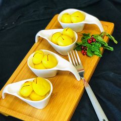 A picture of Rasgullas.