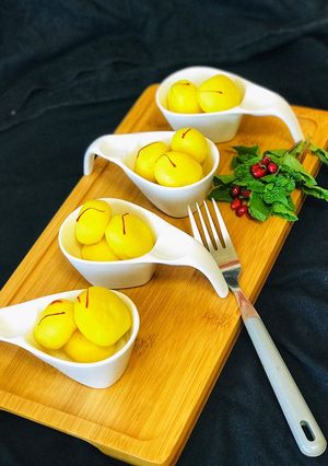 A picture of Rasgullas.