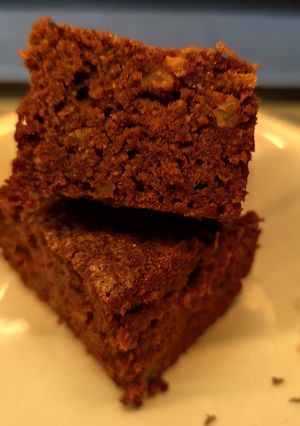 Una foto de Brownie/torta saludable, con banana y ricota