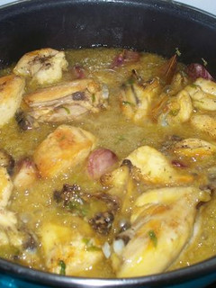 Una foto de Pollo al ajillo con limon