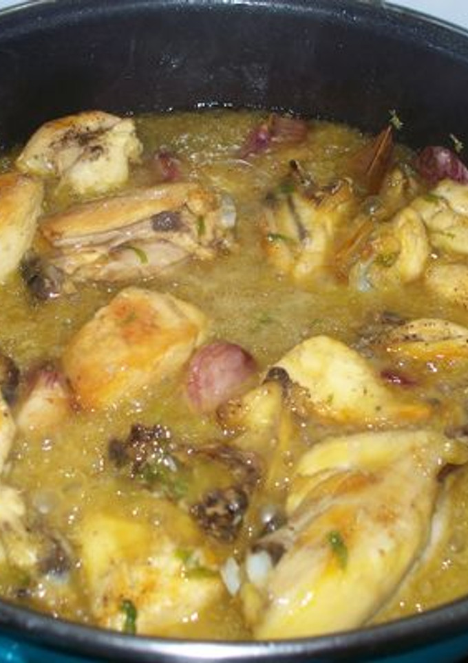 Una foto de Pollo al ajillo con limon