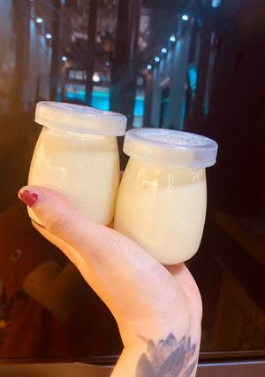 Hình của món Sữa chua dẻo úp ngược.