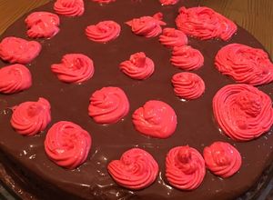 صورة لوصفة تورتا بكريمه الشكولاته 🎂