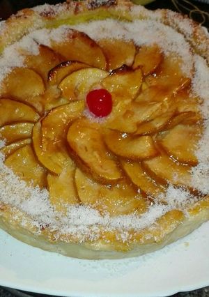 Foto principal de Tarta de manzana de crema pastelera con sabor a manzana