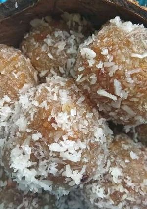 A picture of Coconut bottle gourd truffles.