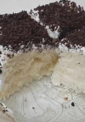 A picture of Bread cream cake.