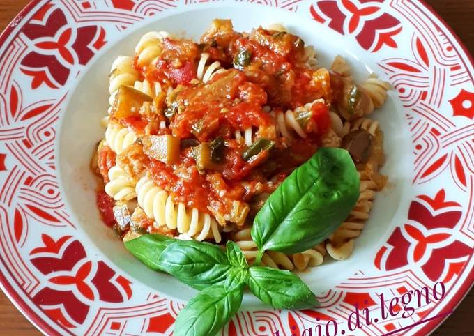 Fusilli al sugo rustico di melanzane