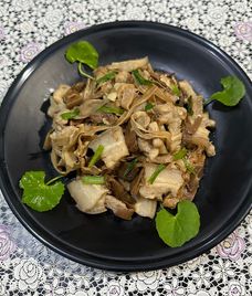 thịt ba chỉ xào măng