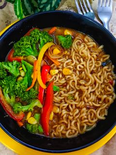 ब्रोकोली रेमन नूडल्स (Broccoli Ramen Noodles) रेसिपी मुख्य फोटो