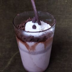 A picture of Oreo Coconut Milk Shake.