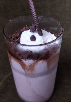 A picture of Oreo Coconut Milk Shake.