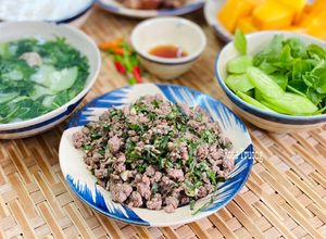 Hình của món Thịt Bò Bằm Xào Lá Lốt.