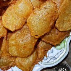 Basic aloo k pakoray A picture of Basic aloo k pakoray.
