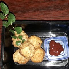 A picture of Fried tofu momos.